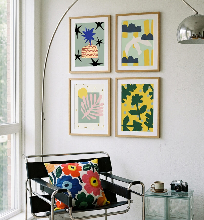 Poster A2 encadré personnalisé (bois ou noir) — Atelier Beaumur, exemple en situation